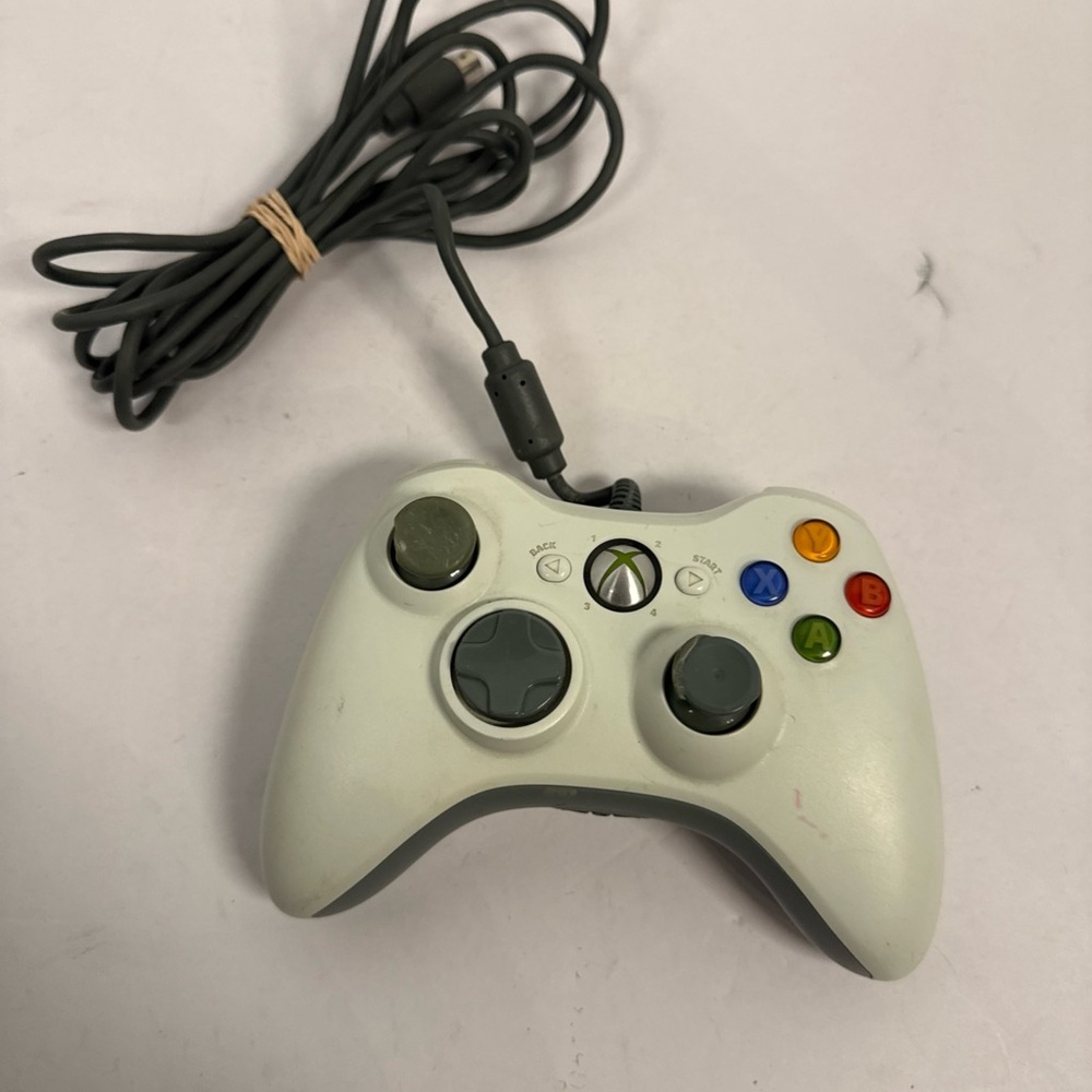 Genuine Microsoft XBox 360 Wired Controller White Microsoft